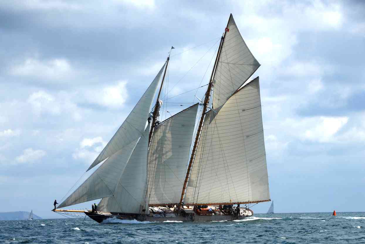 Image for article Adela takes Pendennis Cup 2010
